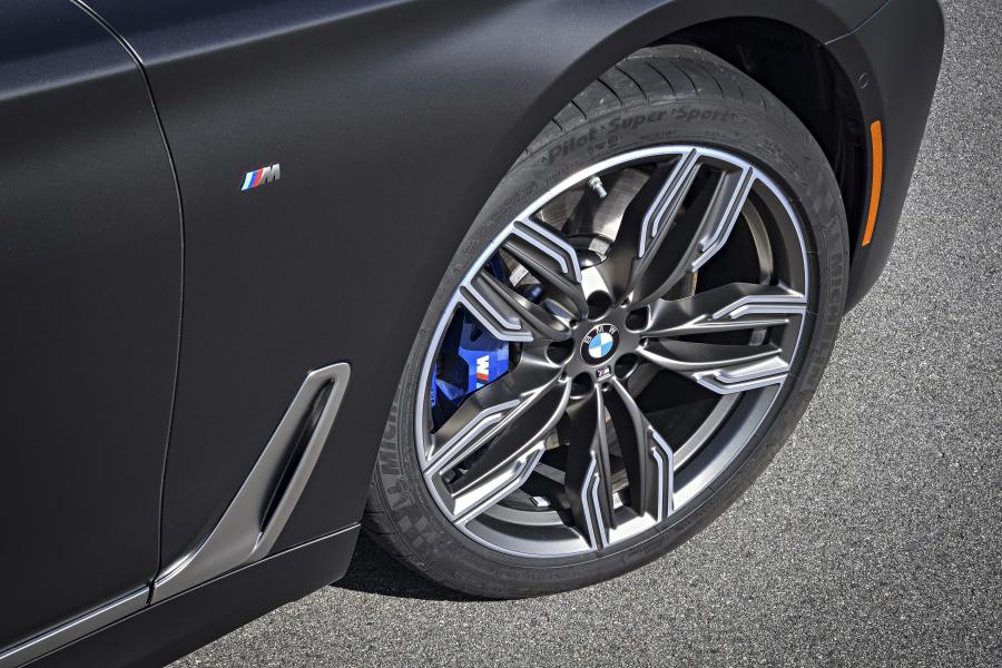 Колеса BMW M760i xDrive 2017 года  (NA) (фото 145 из 154)